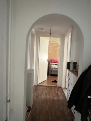 Schillerkiez helle zentrale Wohnung mit Berliner Charme